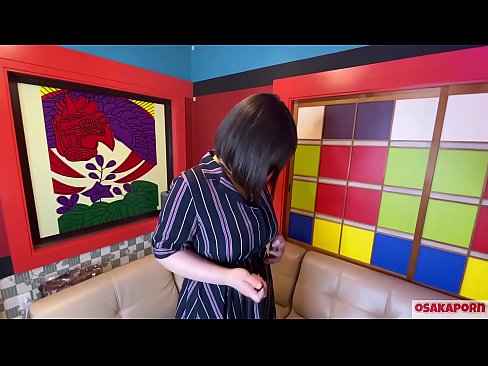 ❤️ Японска сладурана с големи цици мастурбира със секс играчки и получава оргазъм. В едно интервю тя разказва за опита си в чукането. Огромни цици и космати путка стенат силно. Osakaporn ☑ Супер порно в bg.porno-filmy.ru